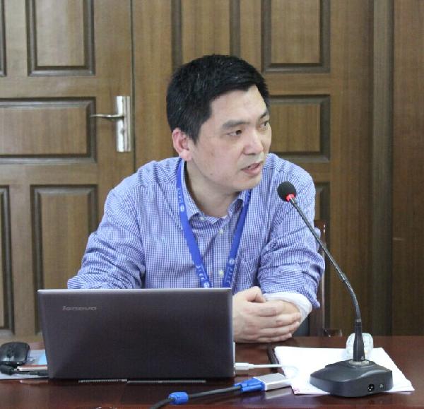 信息化建设与管理中心张华主任汇报我校试点工作情况